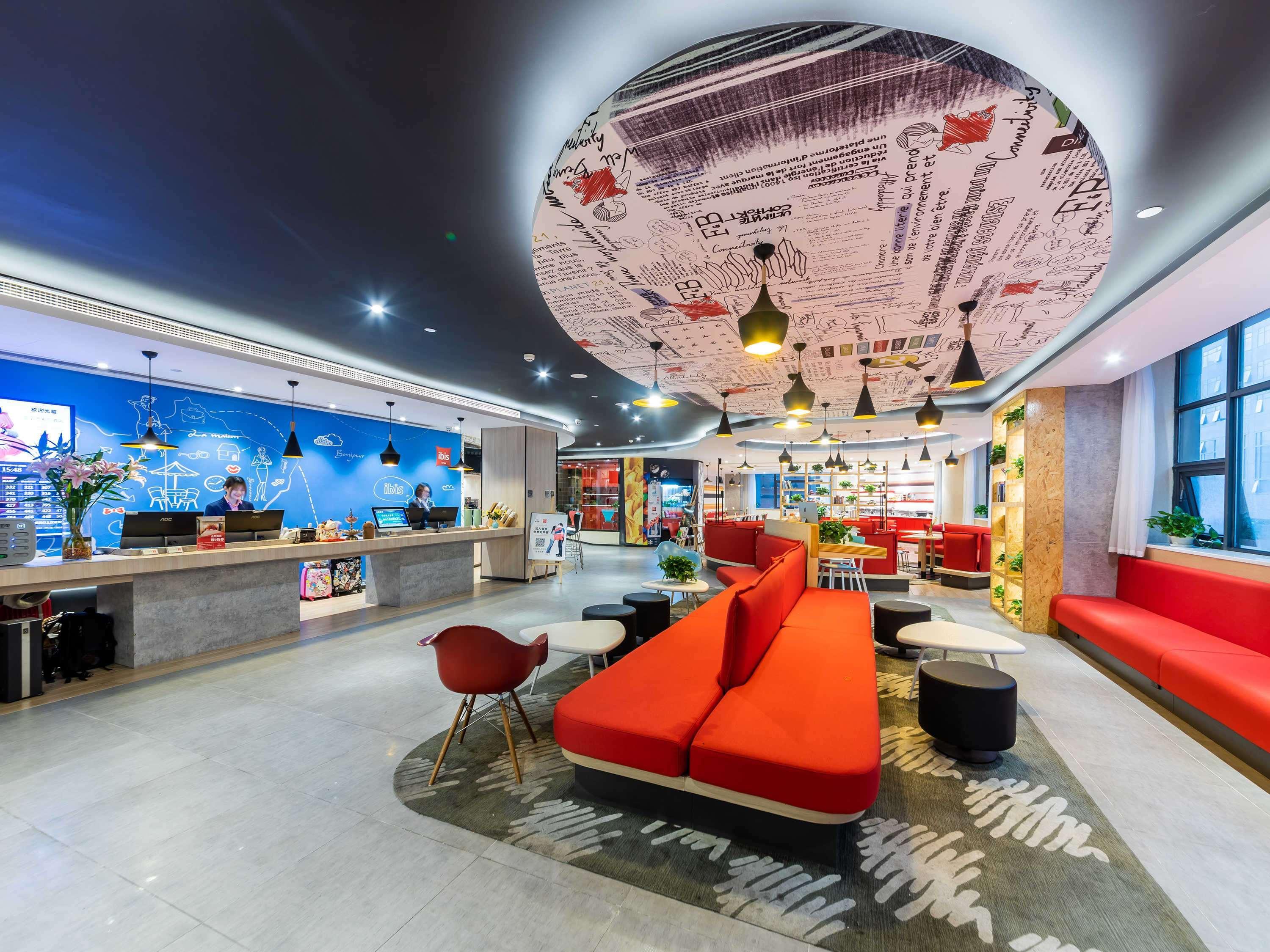 Ibis Chongqing Jiefangbei Pedestrian Street Hotel Exterior photo