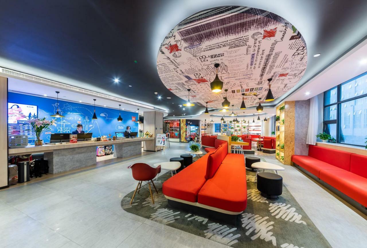 Ibis Chongqing Jiefangbei Pedestrian Street Hotel Exterior photo