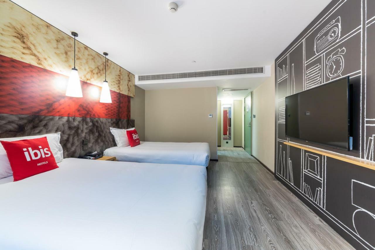 Ibis Chongqing Jiefangbei Pedestrian Street Hotel Exterior photo