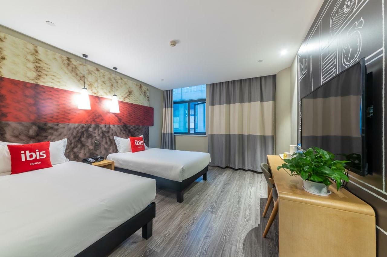 Ibis Chongqing Jiefangbei Pedestrian Street Hotel Exterior photo